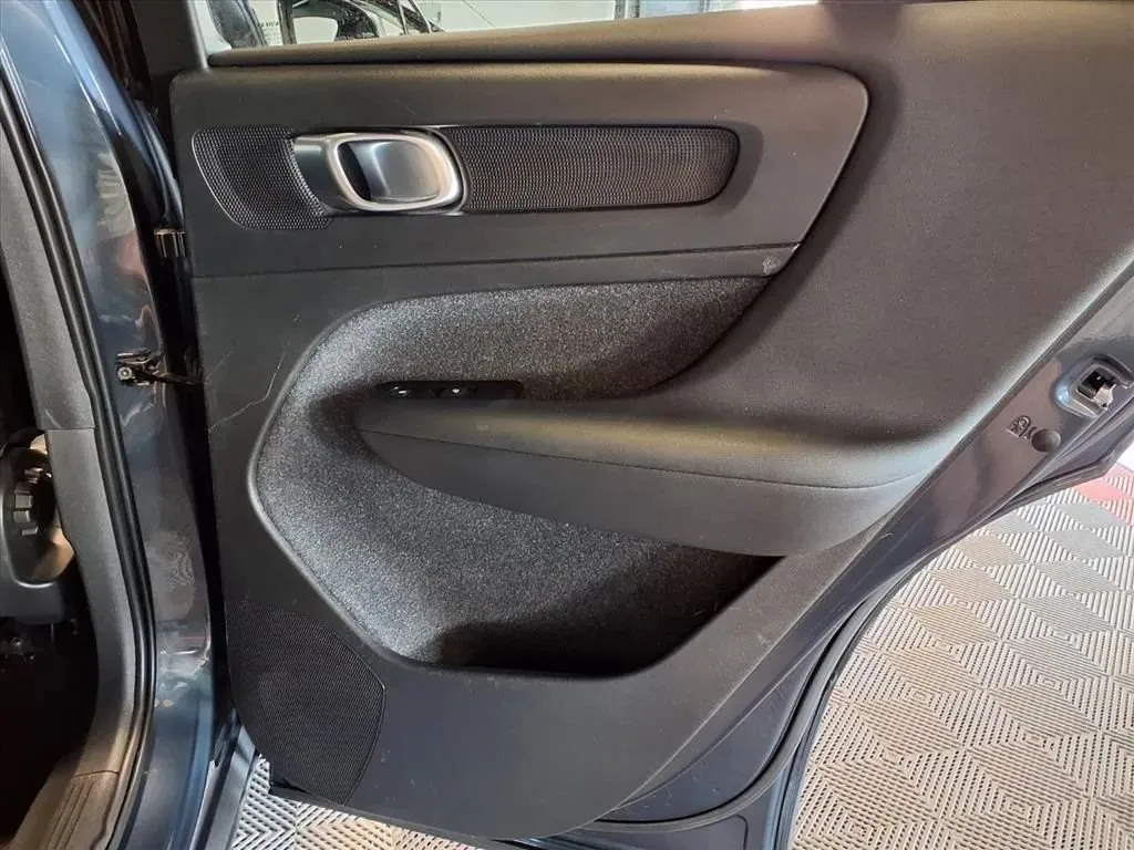 Volvo XC40 photo 11