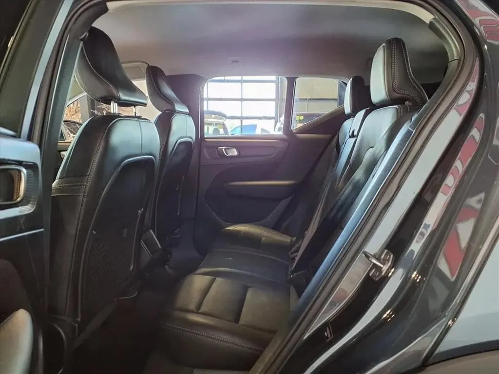 Volvo XC40 photo 14