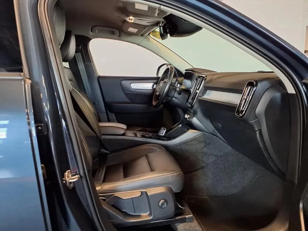 Volvo XC40 photo 12