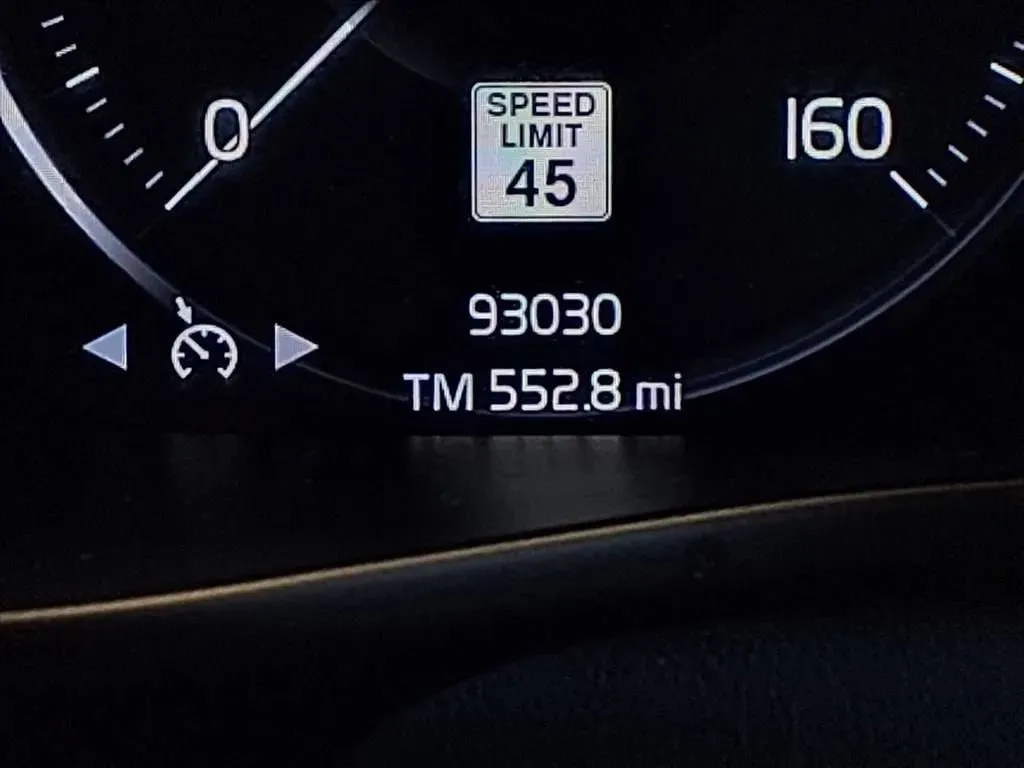Volvo XC40 photo 27