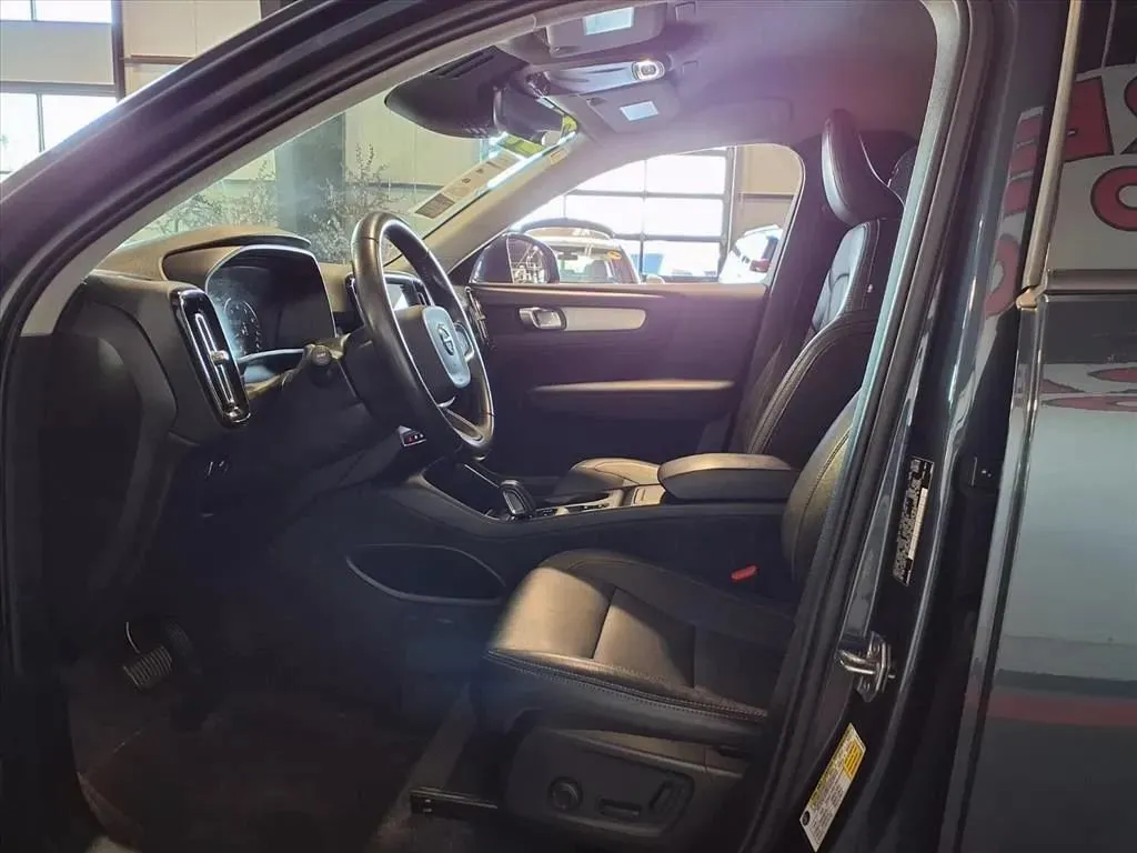 Volvo XC40 photo 18