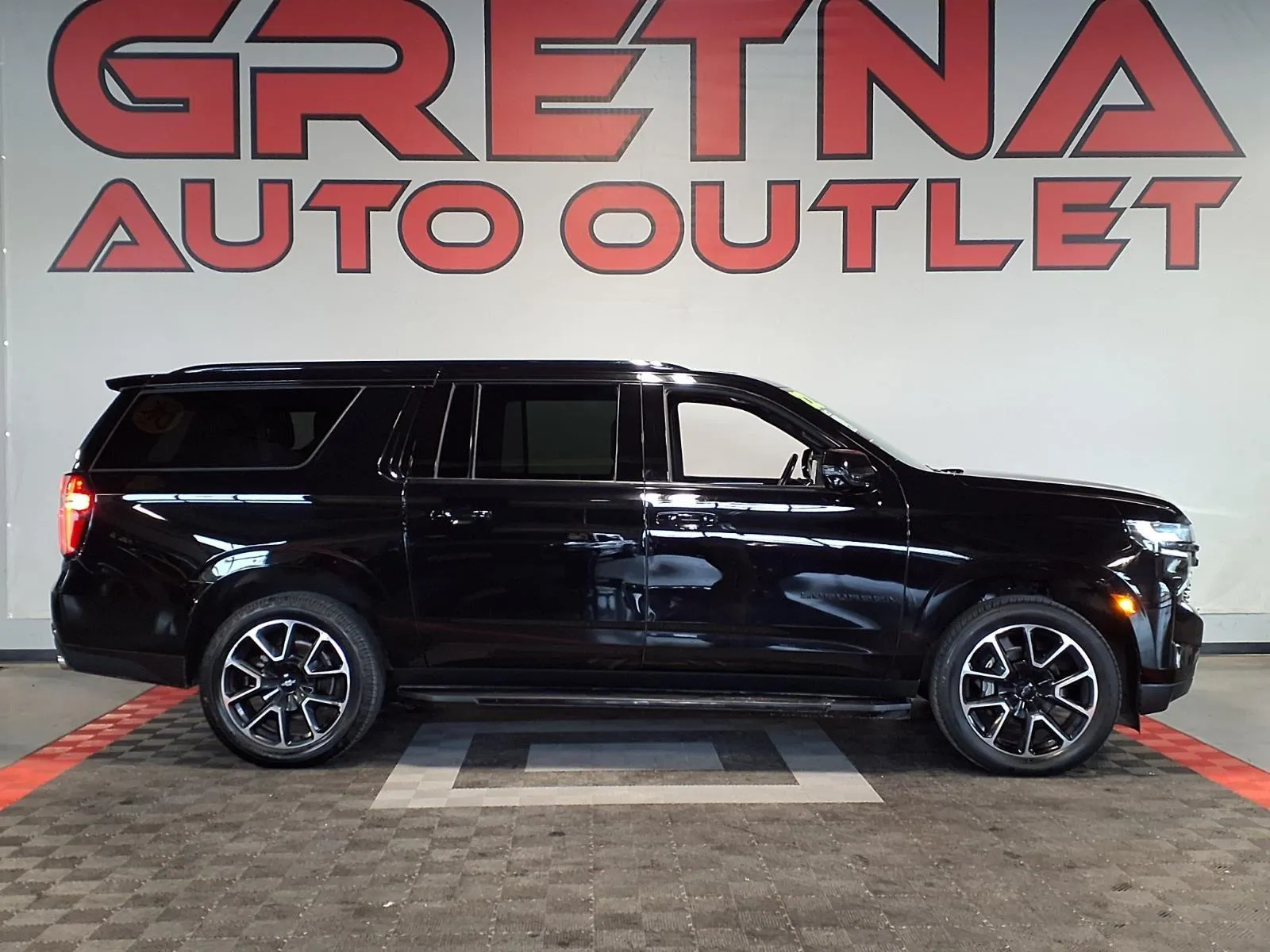 Black 2022 Chevrolet Suburban RST for sale in Gretna, NE