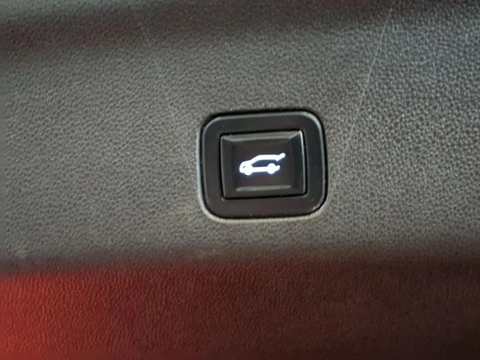 Chevrolet Suburban photo 7