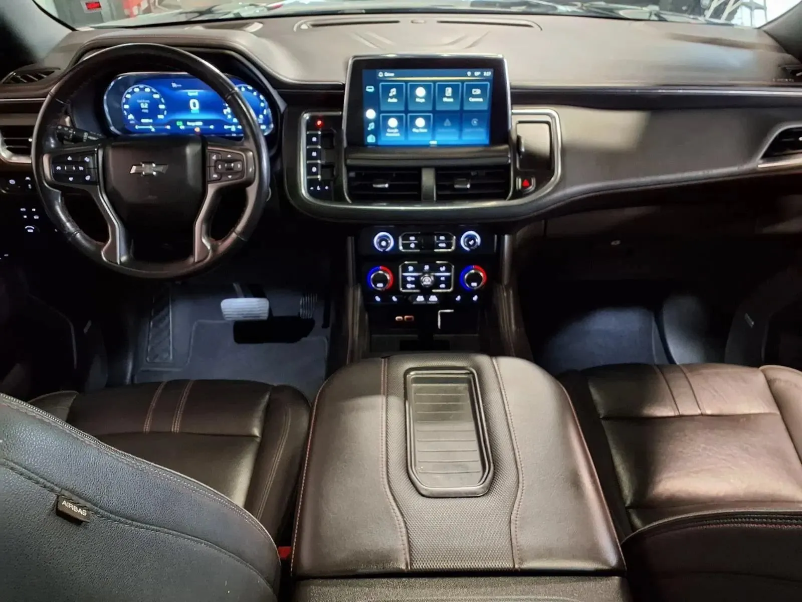 Chevrolet Suburban photo 20