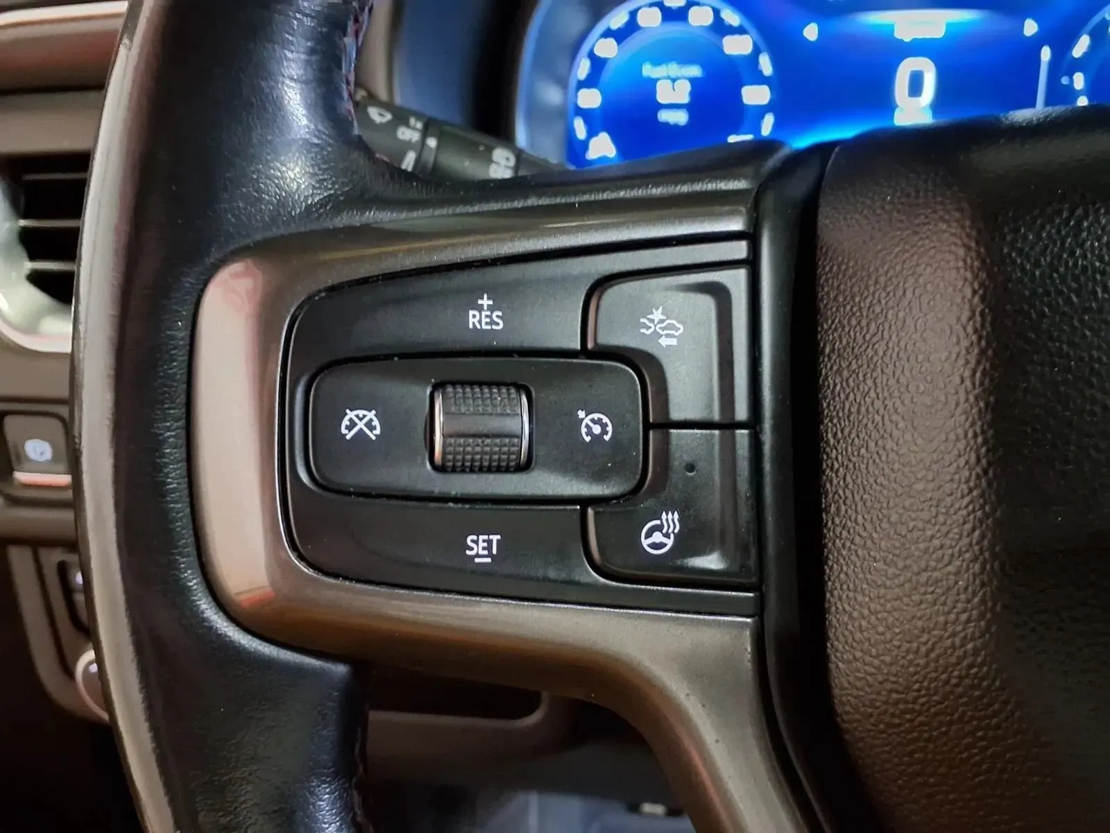 Chevrolet Suburban photo 30
