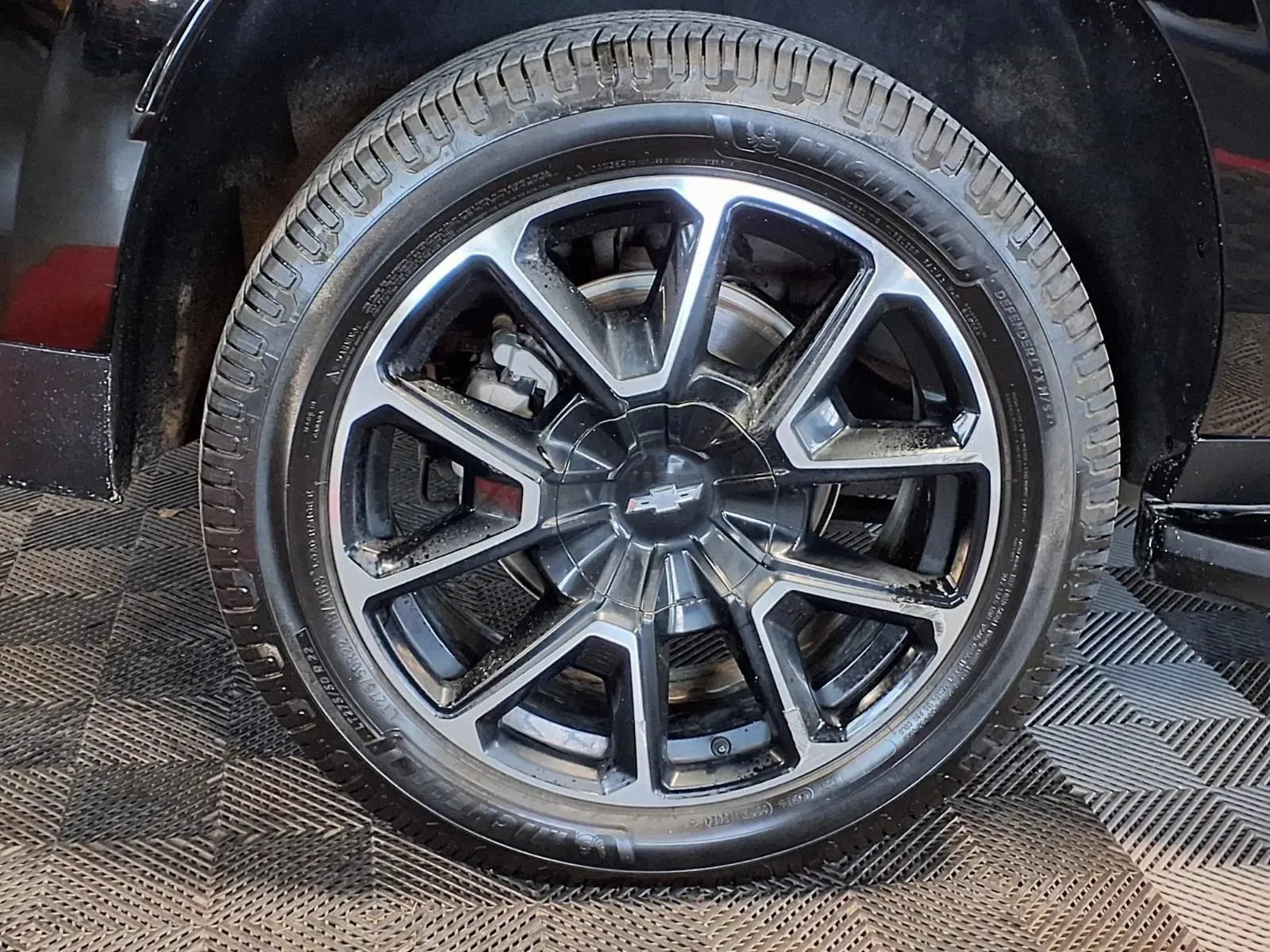 Chevrolet Suburban photo 9