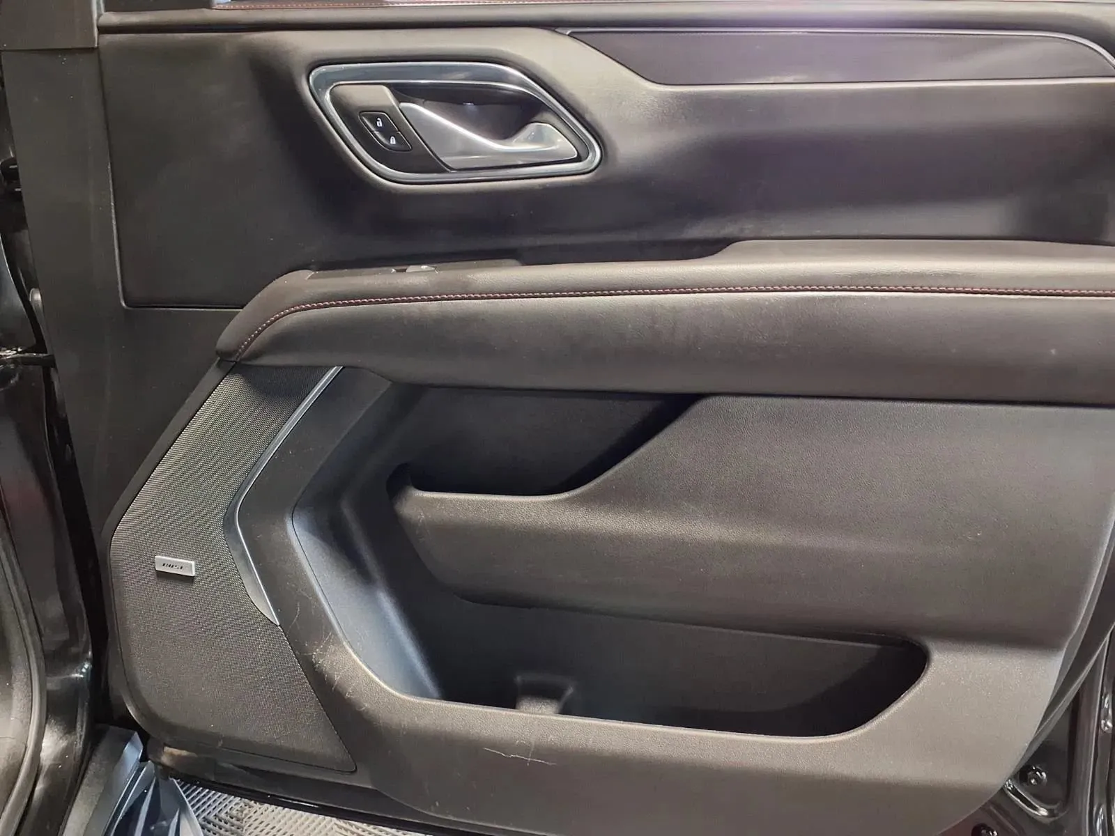 Chevrolet Suburban photo 15