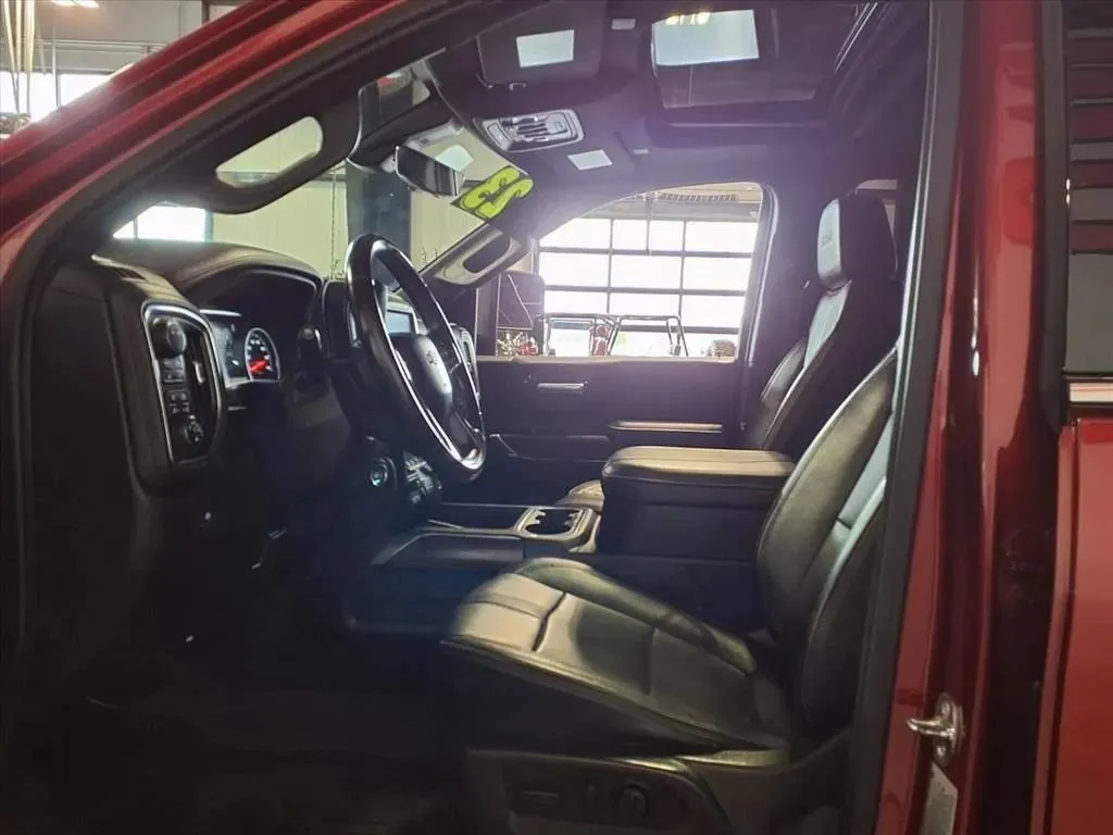 Chevrolet Silverado photo 16