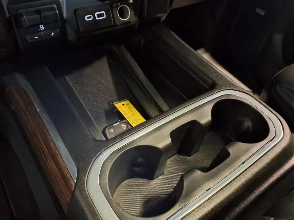 Chevrolet Silverado photo 21