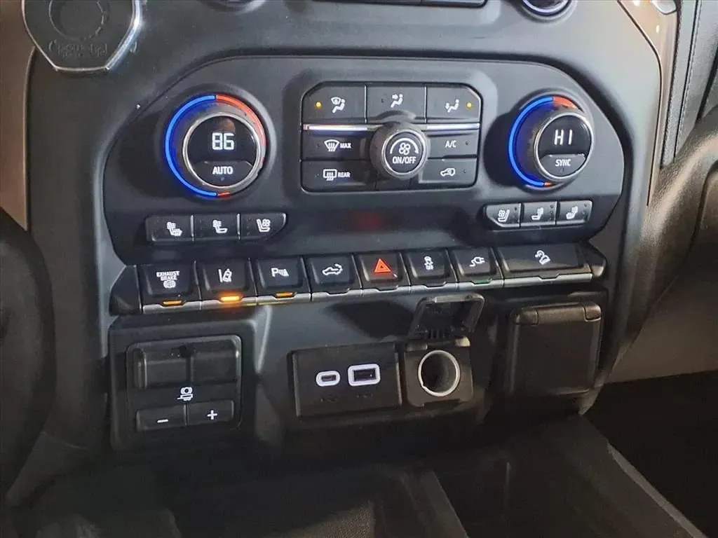 Chevrolet Silverado photo 20