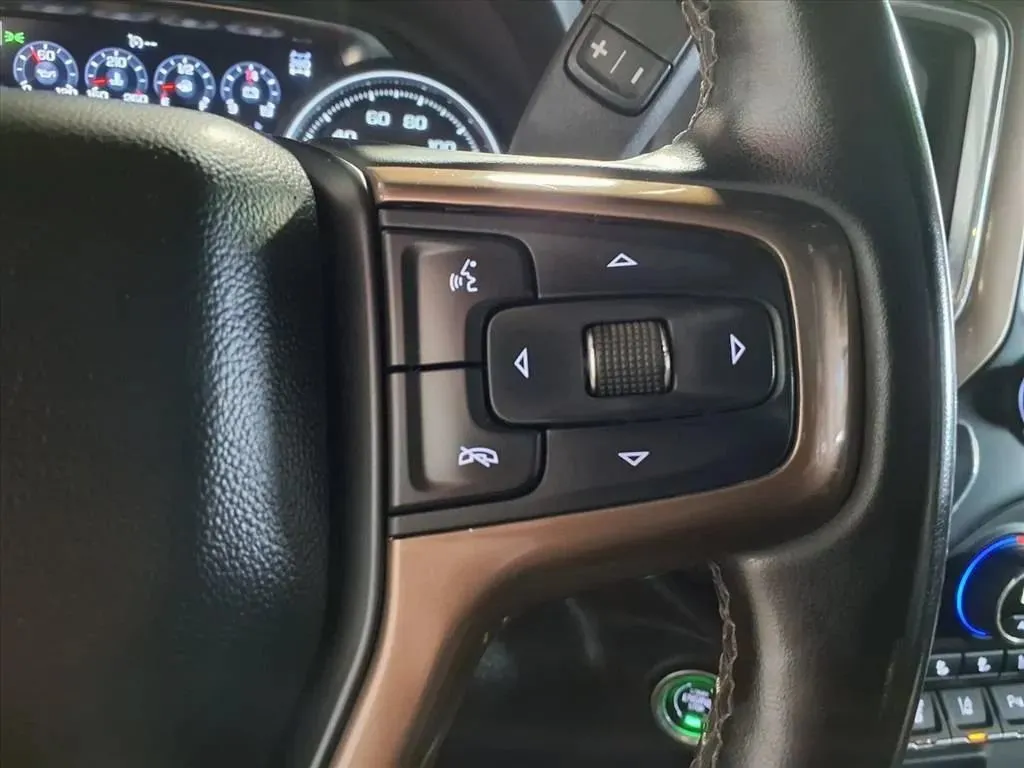 Chevrolet Silverado photo 24
