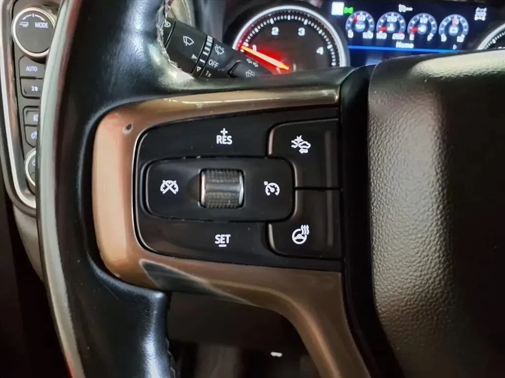 Chevrolet Silverado photo 25