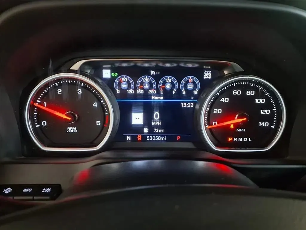 Chevrolet Silverado photo 26