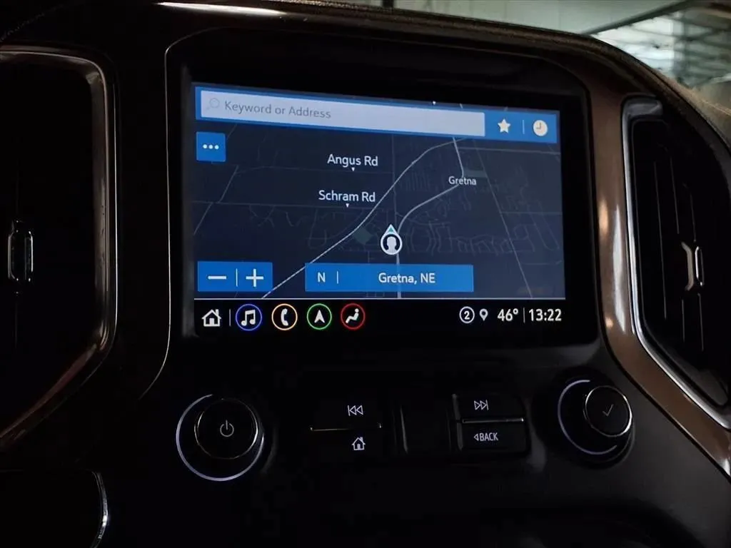 Chevrolet Silverado photo 18