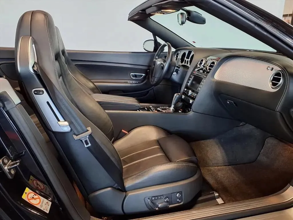 Bentley Continental photo 12