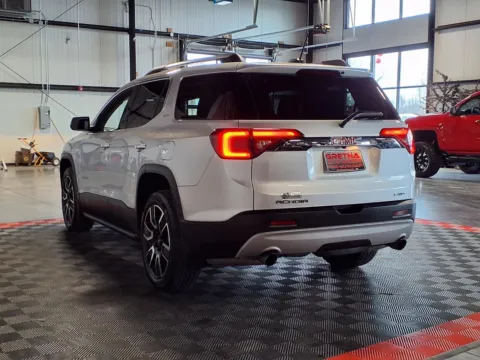 More photos of 2019 GMC Acadia SLT-2 at Gretna Auto Outlet, NE
