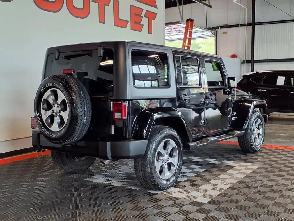 Jeep Wrangler photo 7