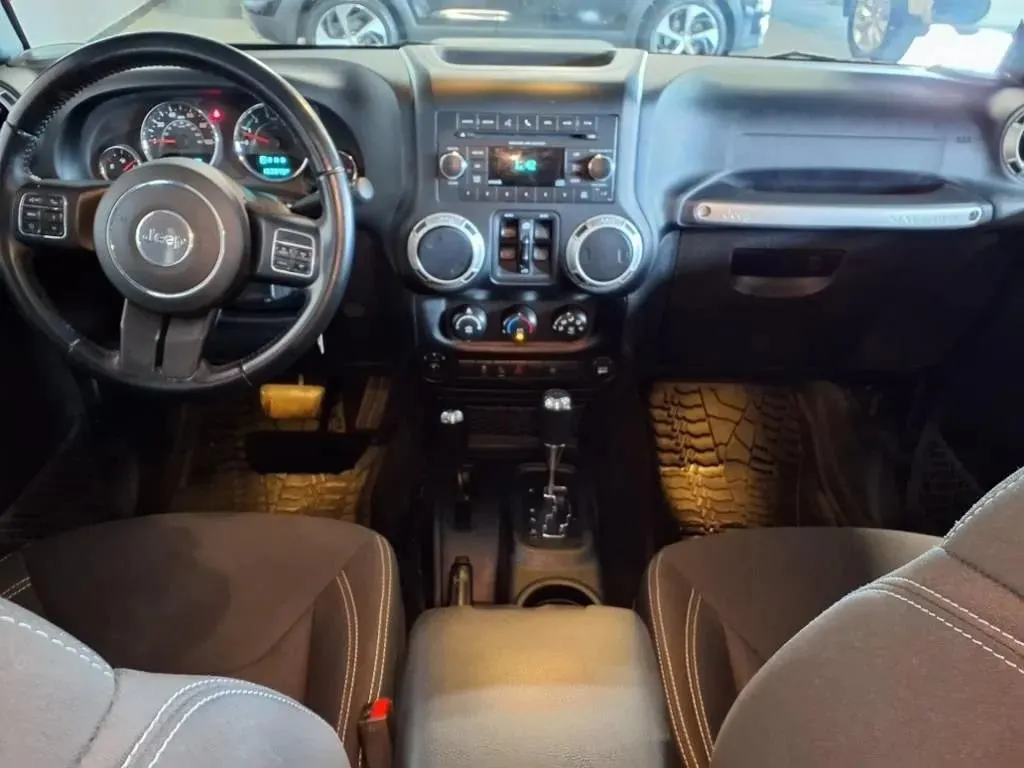 Jeep Wrangler photo 15