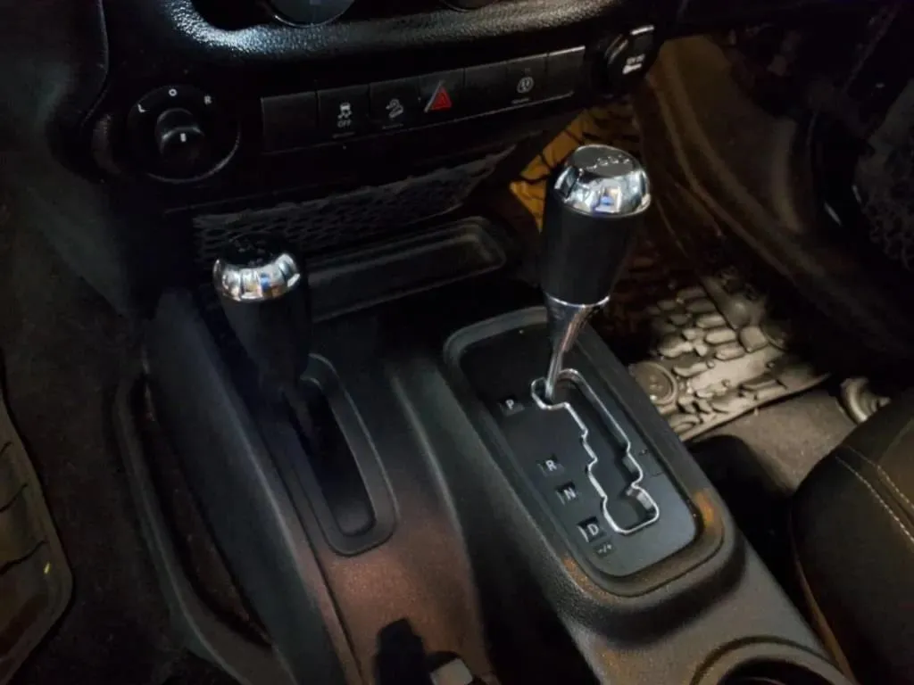 Jeep Wrangler photo 22