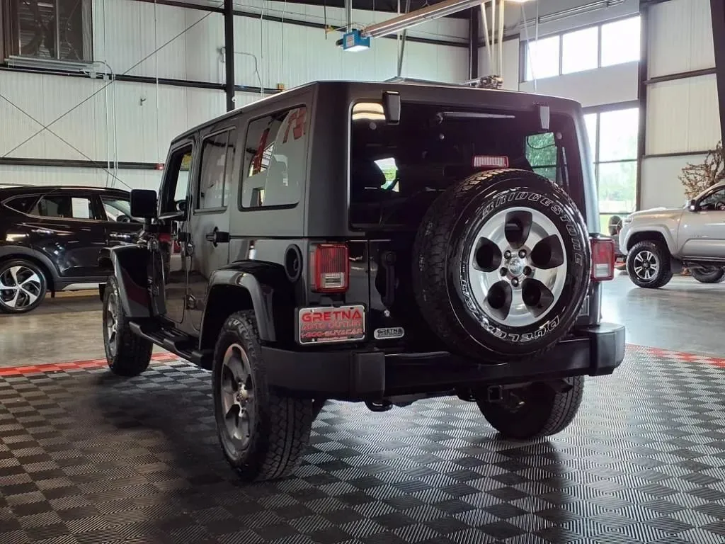 Jeep Wrangler photo 4