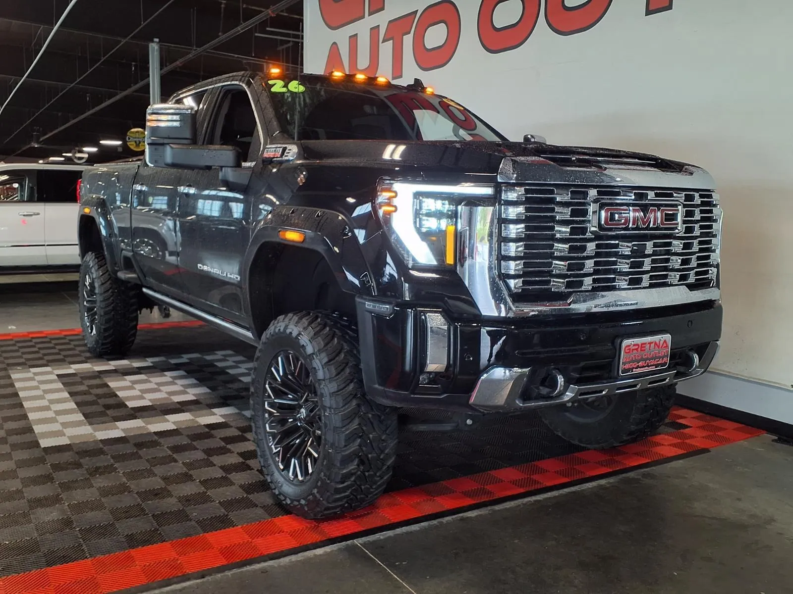 GMC Sierra photo 2