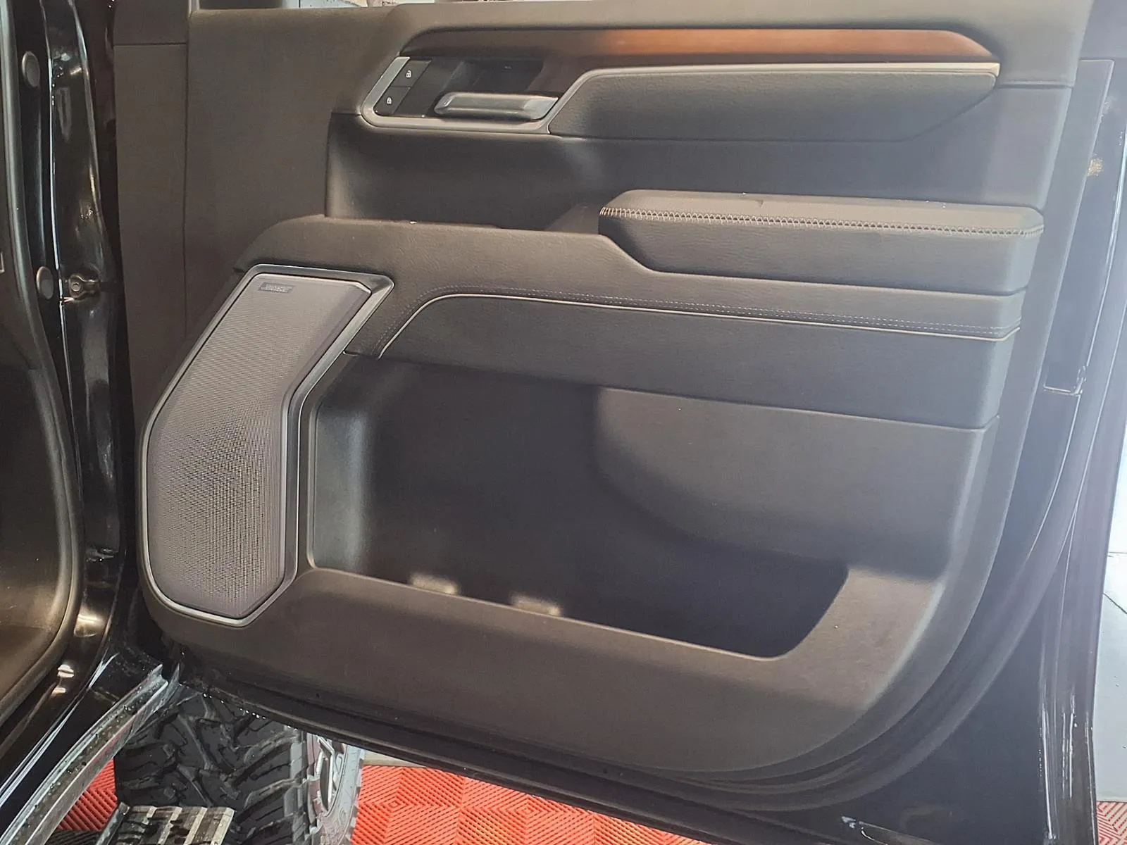 GMC Sierra photo 10