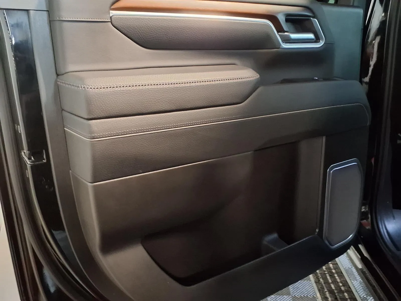 GMC Sierra photo 12