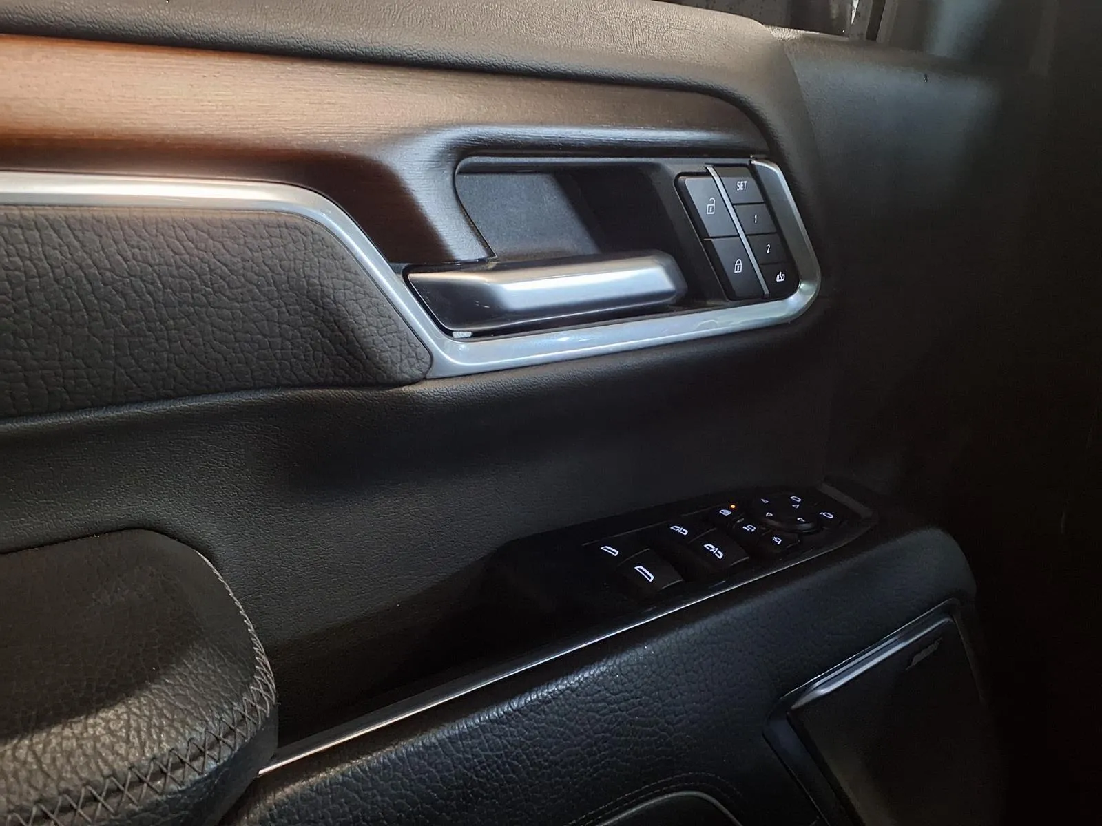 GMC Sierra photo 14