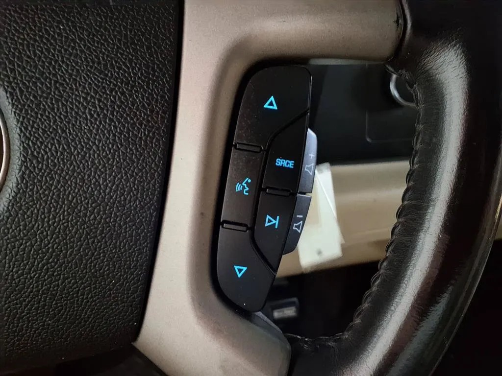 Chevrolet Silverado photo 24