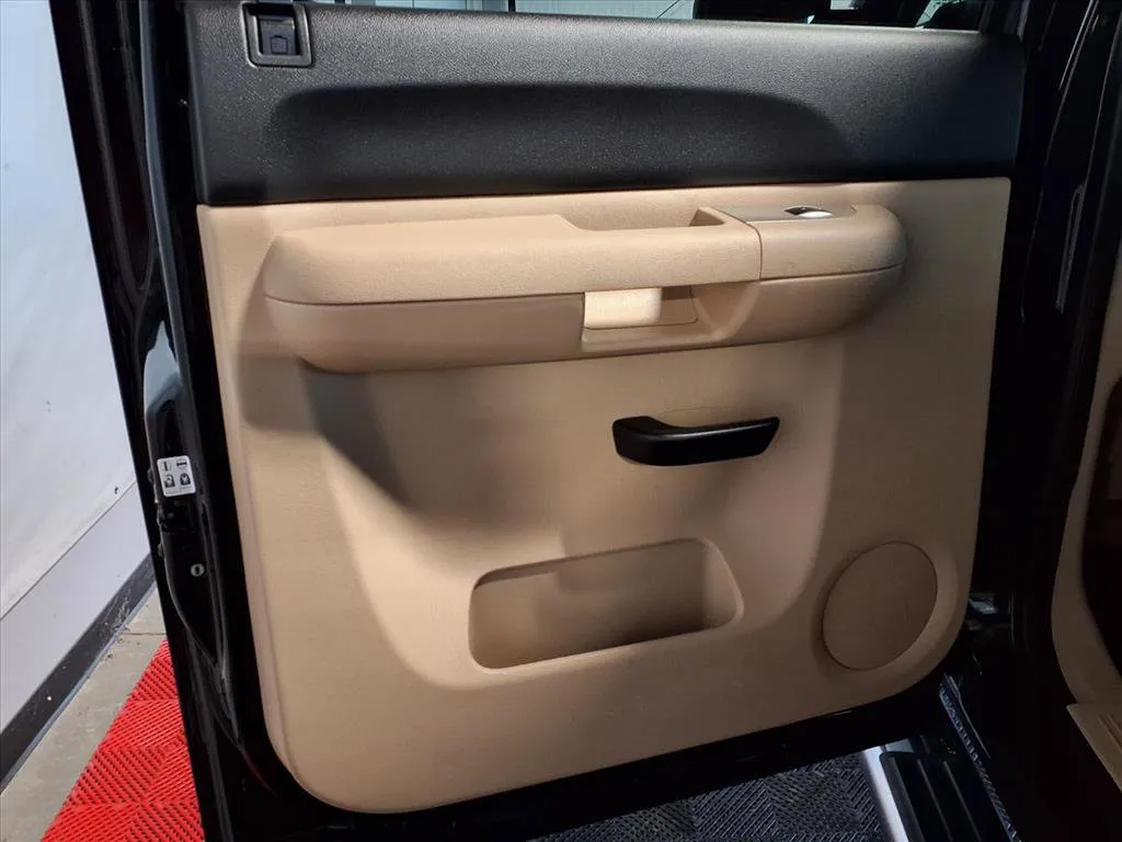 Chevrolet Silverado photo 15