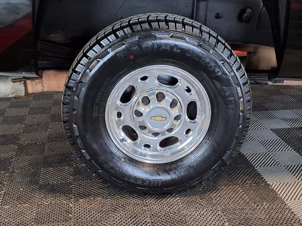 Chevrolet Silverado photo 8