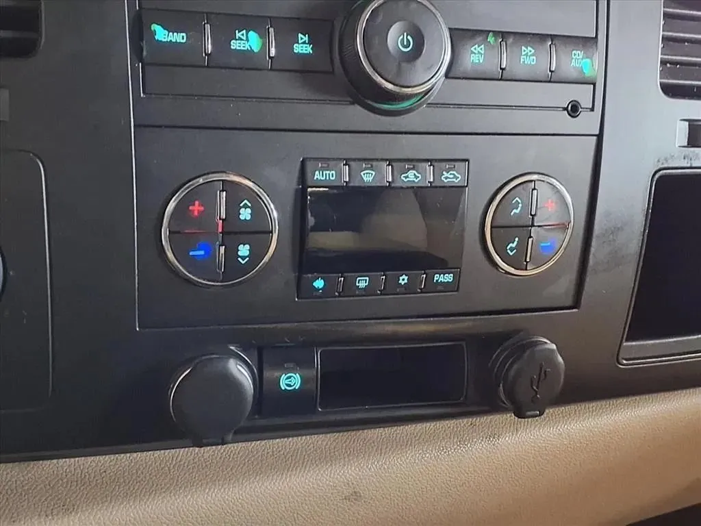 Chevrolet Silverado photo 22