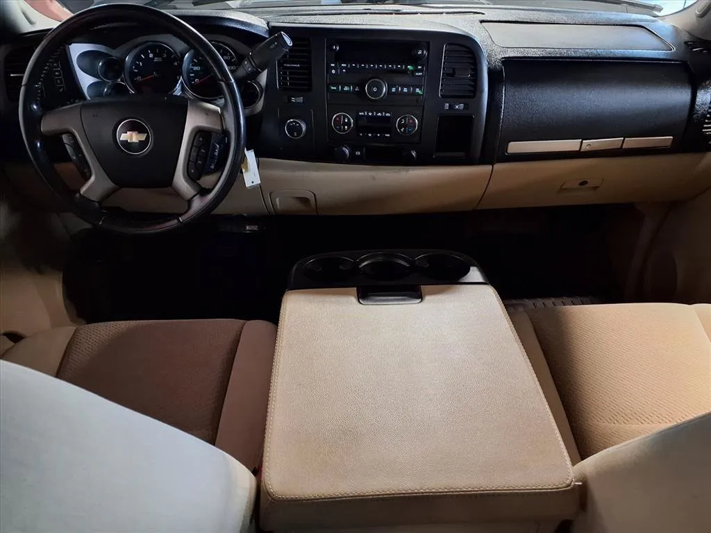 Chevrolet Silverado photo 16