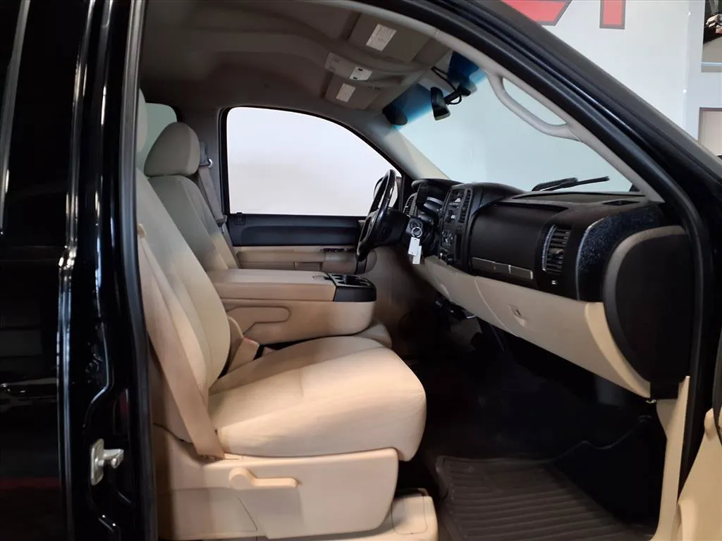 Chevrolet Silverado photo 12