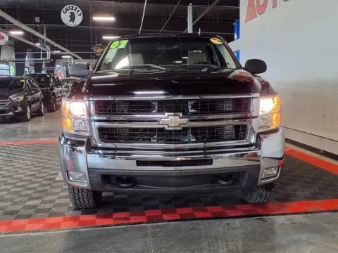Photos of 2007 Chevrolet Silverado 2500 HD LT w/1LT for sale in Gretna, NE at Gretna Auto Outlet