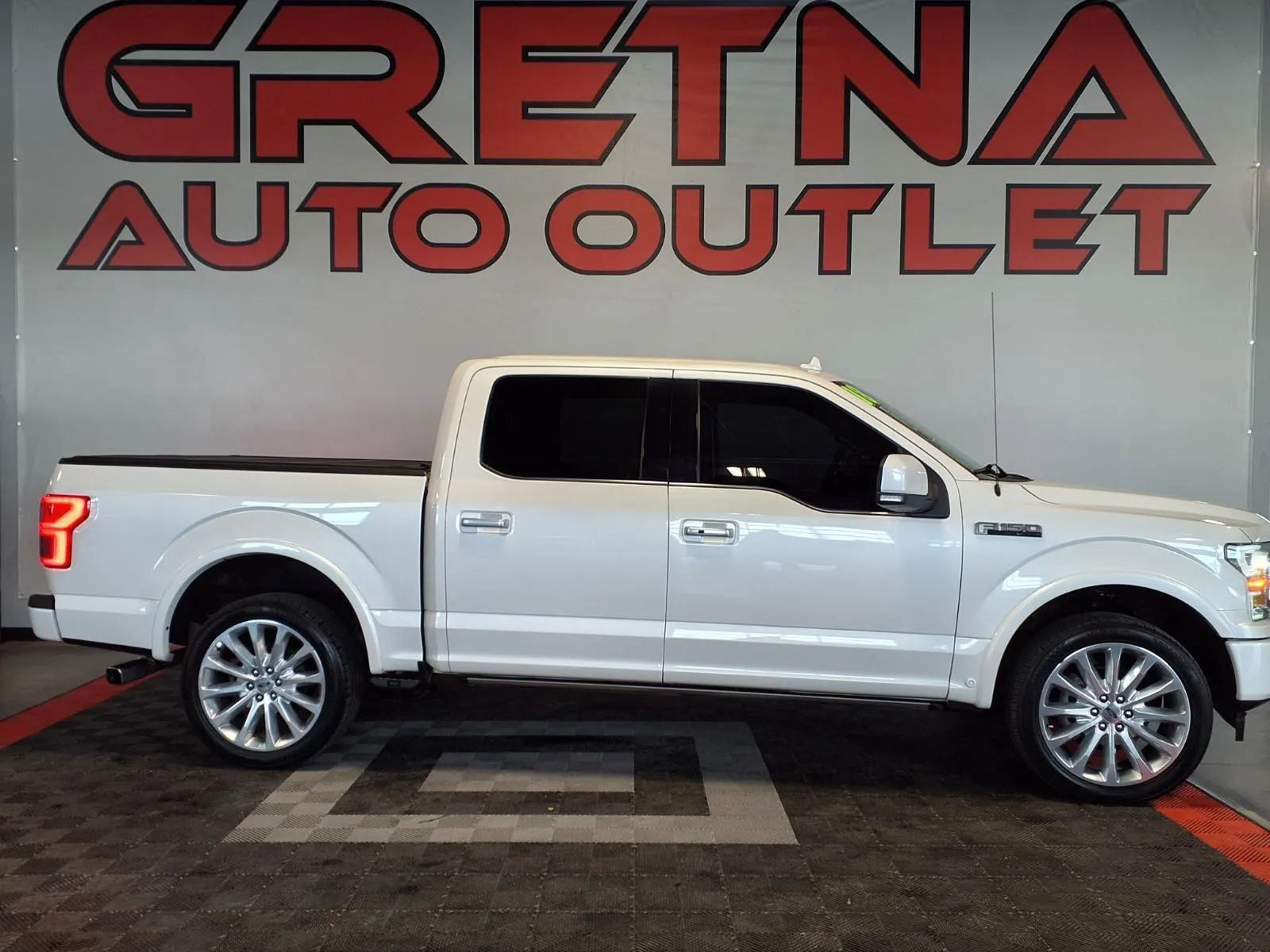 White 2018 Ford F-150 Limited for sale in Gretna, NE
