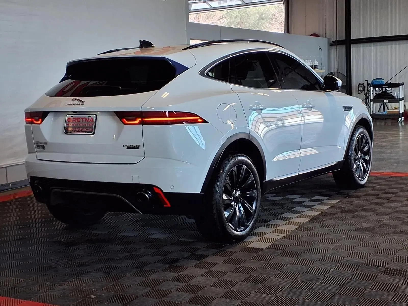Jaguar E-PACE photo 7
