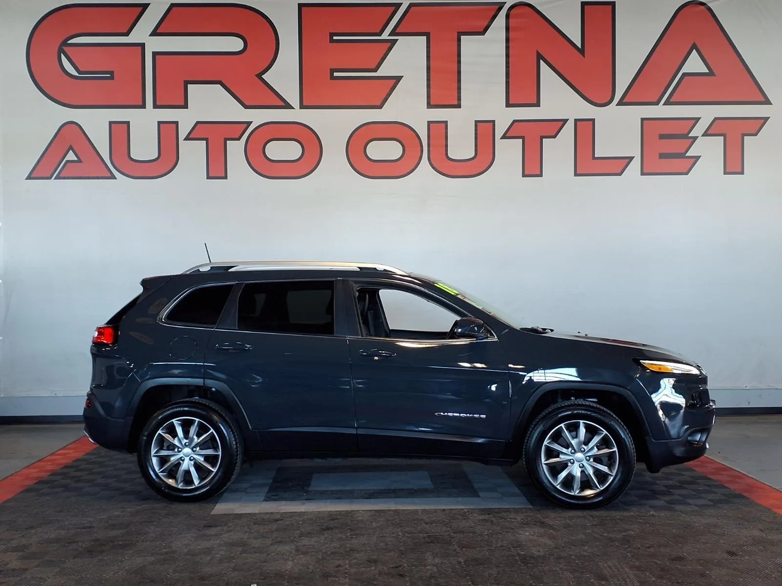 Gray 2018 Jeep Cherokee Limited for sale in Gretna, NE