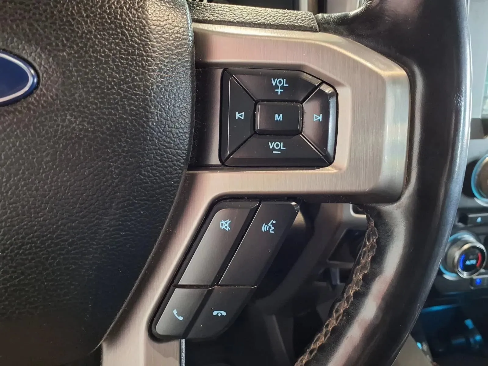 Ford F-150 photo 28