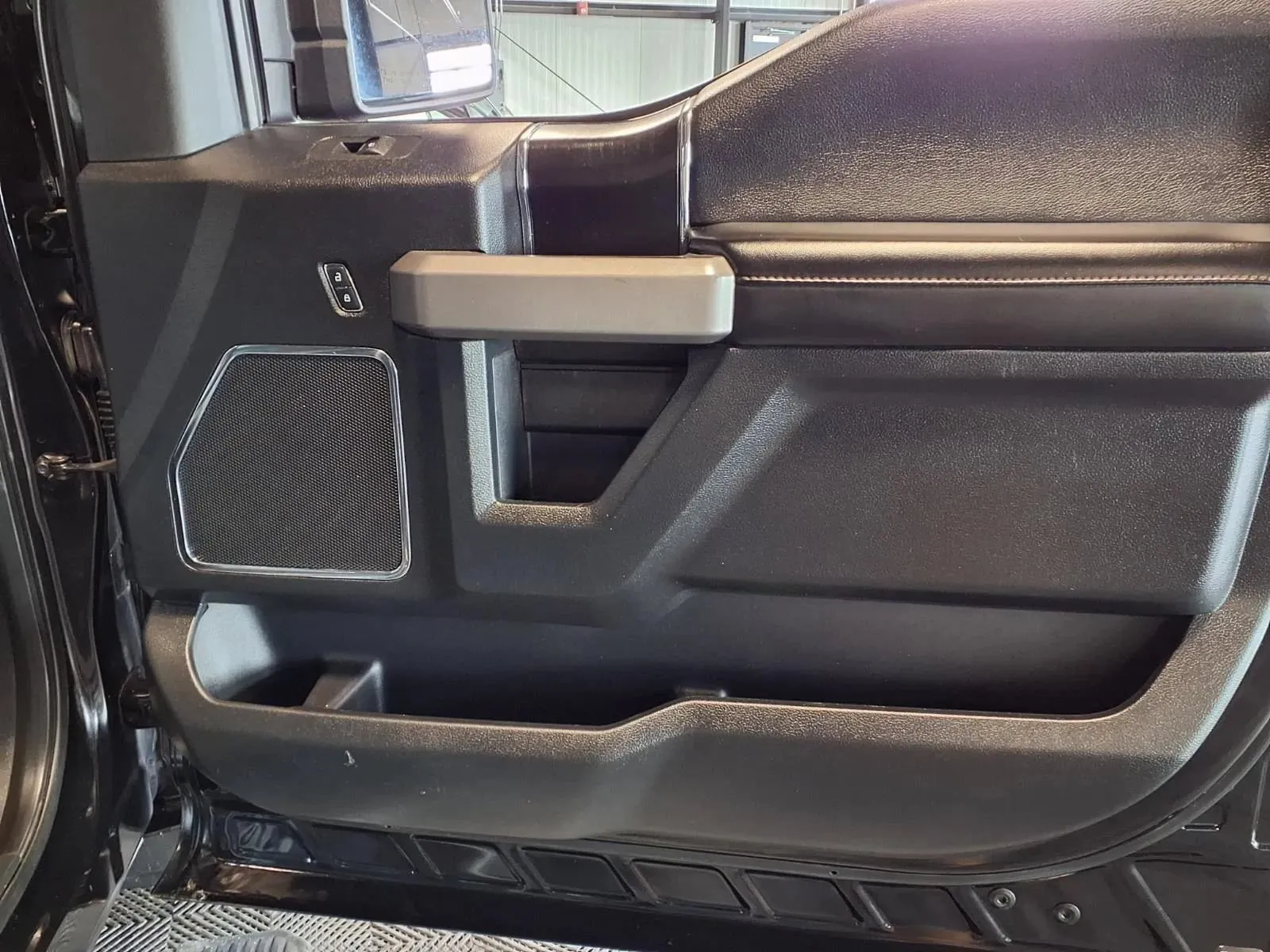 Ford F-150 photo 13