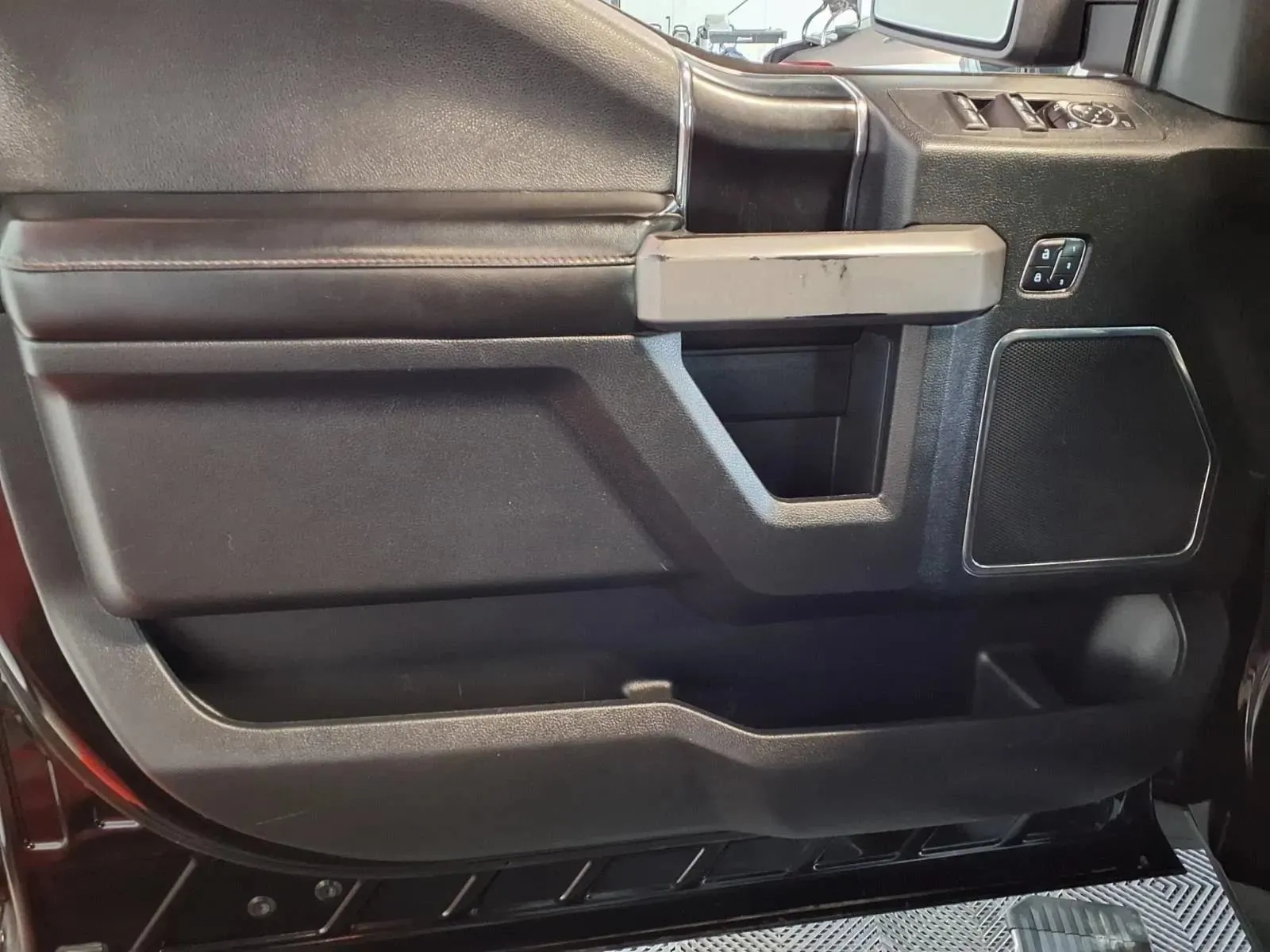 Ford F-150 photo 18