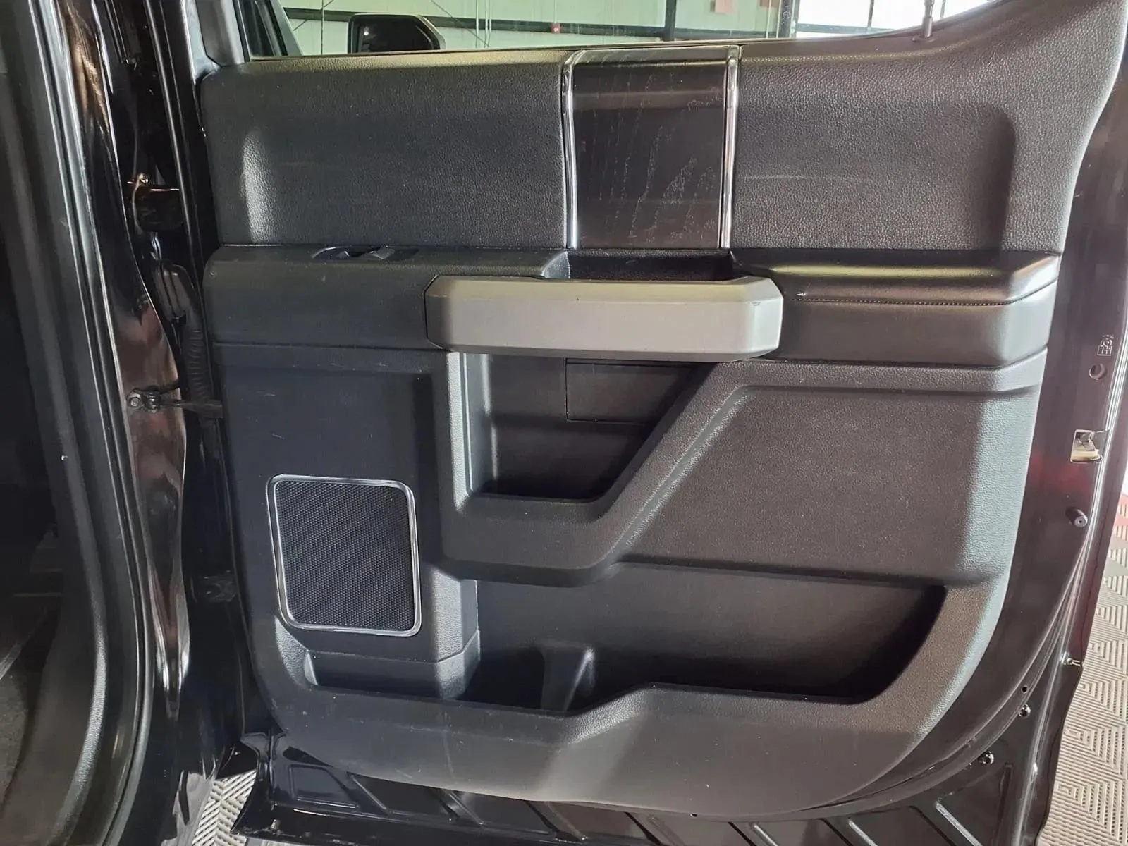 Ford F-150 photo 11