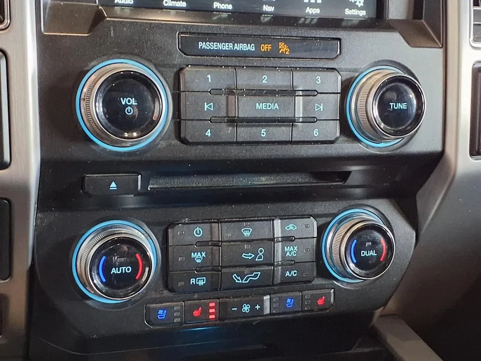 Ford F-150 photo 24