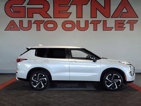 White 2022 Mitsubishi Outlander SE for sale in Gretna, NE