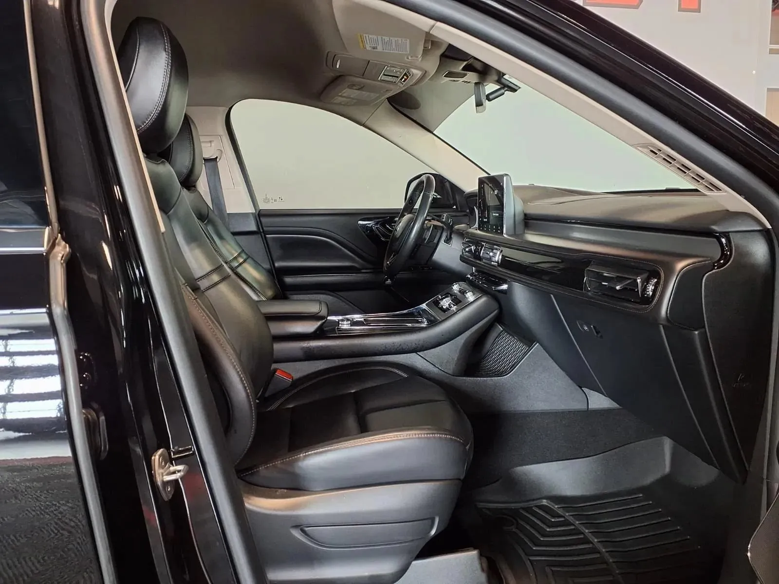 Lincoln Aviator photo 12