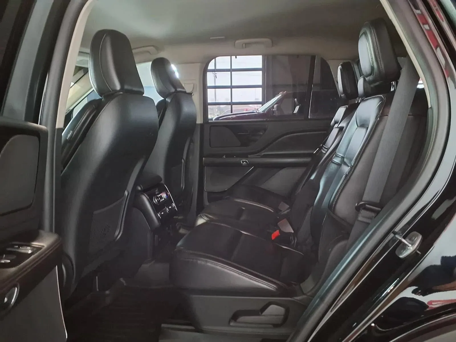 Lincoln Aviator photo 14