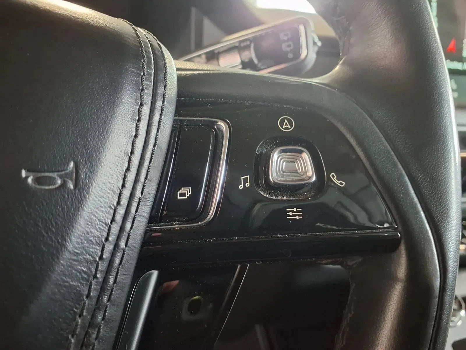 Lincoln Aviator photo 25