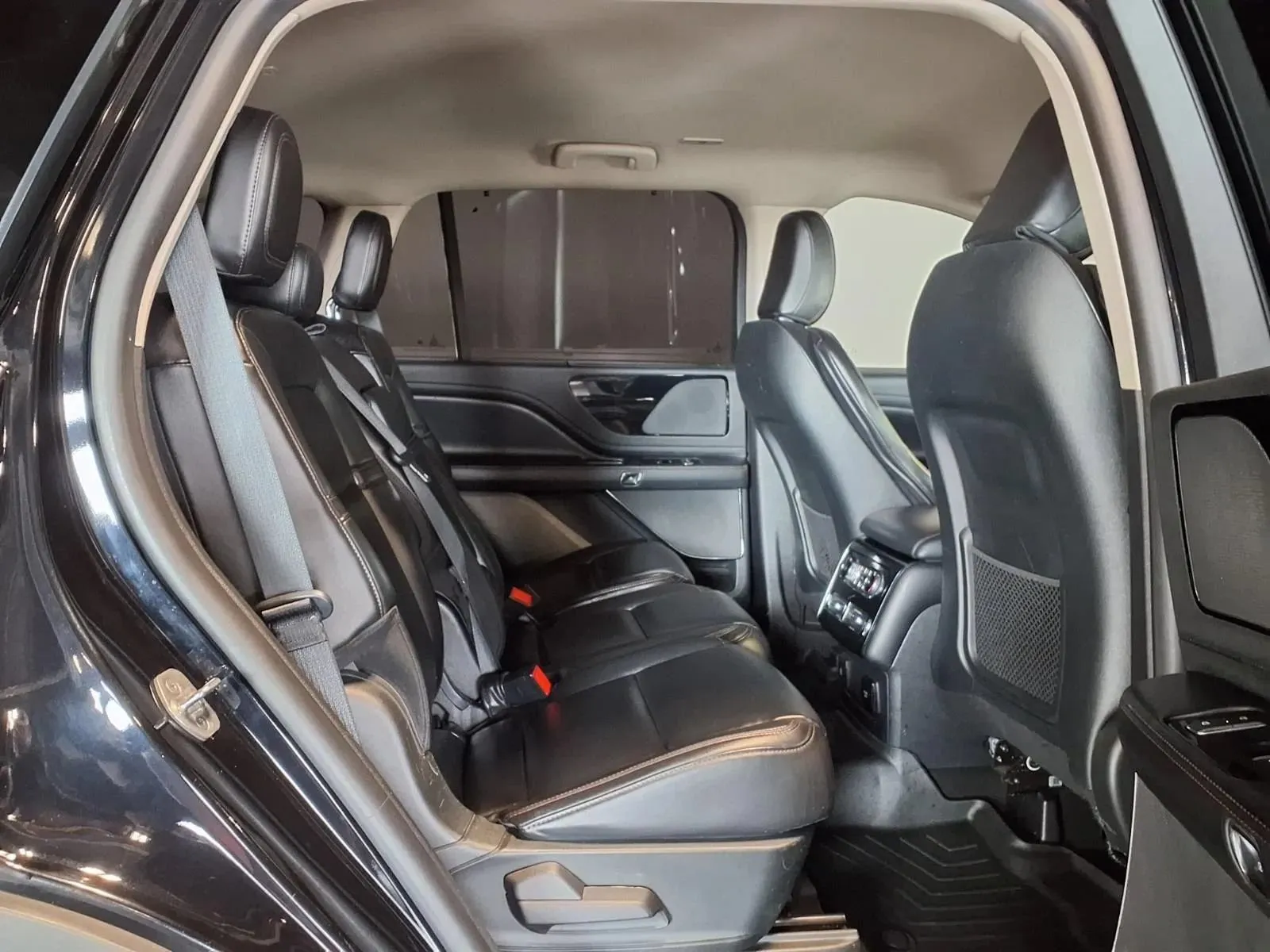 Lincoln Aviator photo 10