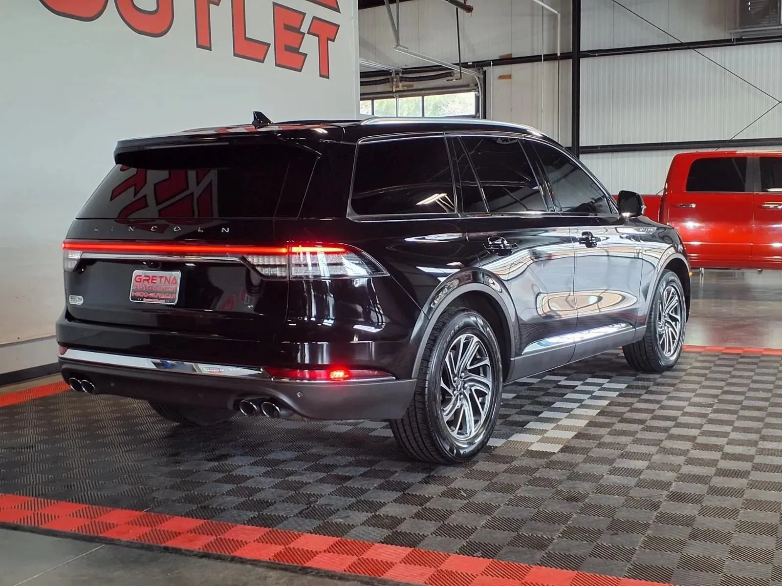 Lincoln Aviator photo 8