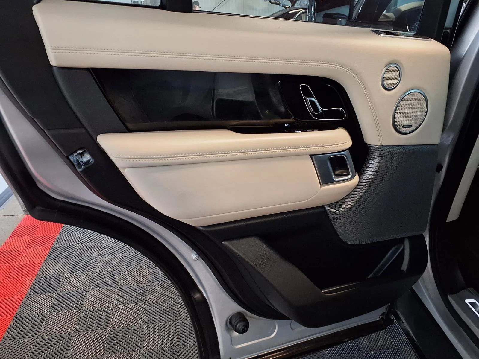 Land Rover Range Rover photo 15